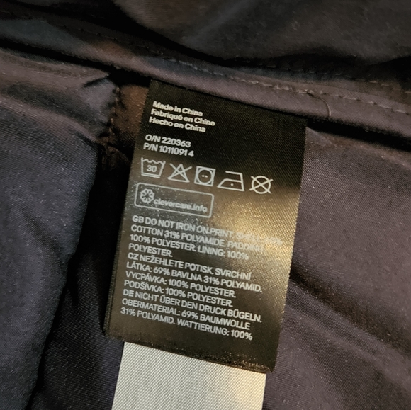 H&M Short Puffer Vest - Picture 5 of 5